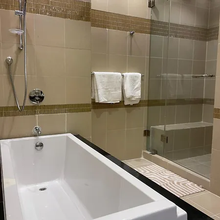 2 Bhk Townhouse At Pearl Apartment Doha Exterior photo